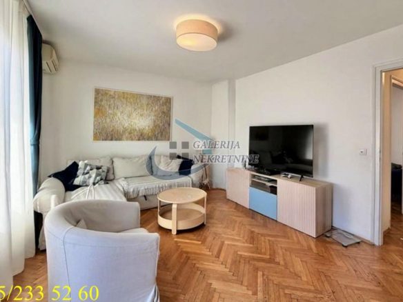 Trosoban stan na prodaju, Crveni Krst Vračar, Beograd, 69m², 1. sprat, 255.000 €