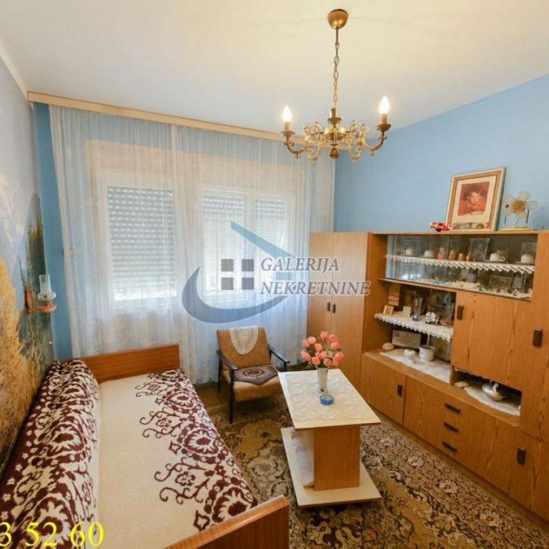 Kuća Centar (Inđija) - Kuća na prodaju, Centar, Inđija, 240m², 140.000 € - Superstan