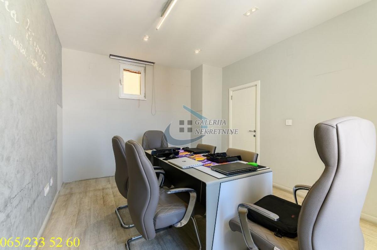 actionimagesite31agencygalerijanekimgiw6vzqrpu4-10-1 Petosoban stan na prodaju, Đeram Pijaca, Beograd, 118m², 6. sprat, 383.500 €