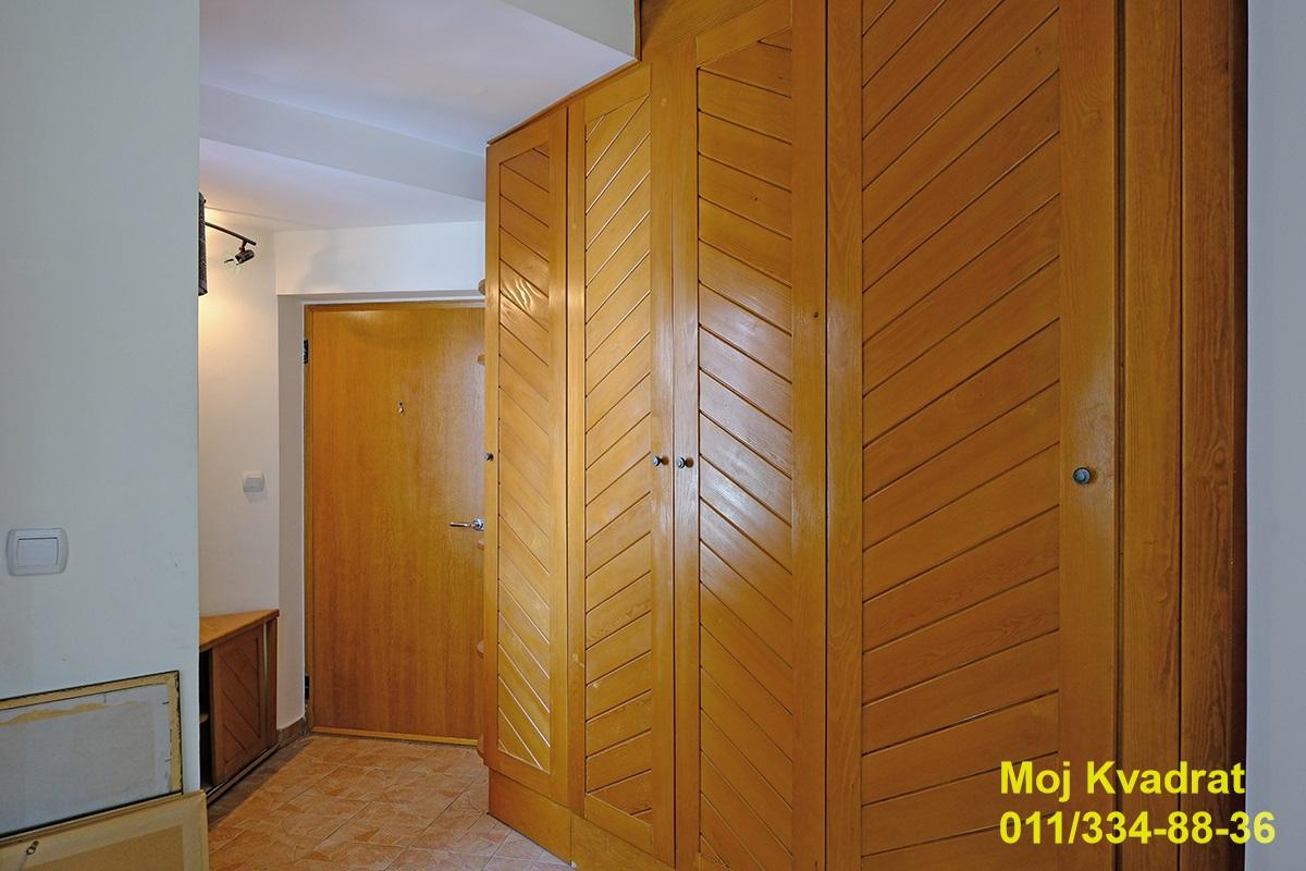 Trosoban stan na prodaju, Atelje 212, Beograd, 78m², 4. sprat, 315.000 €