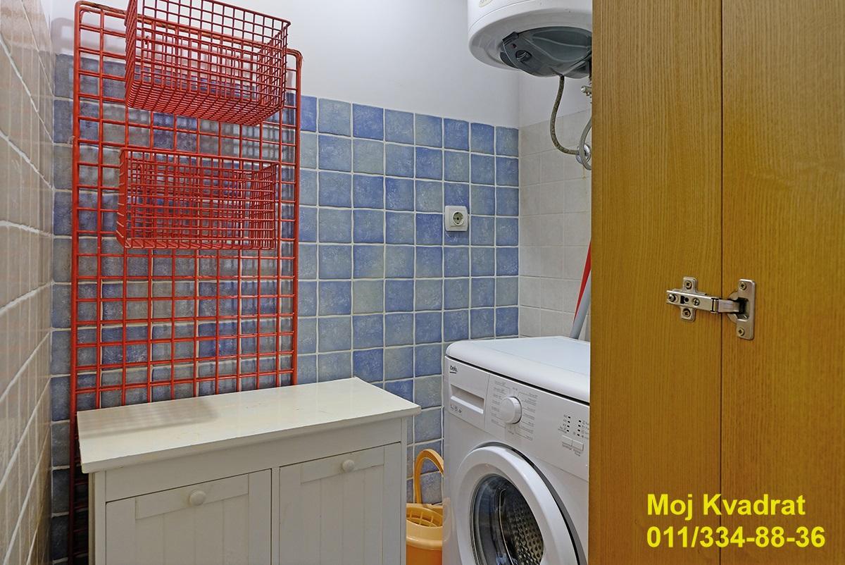 Trosoban stan na prodaju, Atelje 212, Beograd, 78m², 4. sprat, 315.000 €