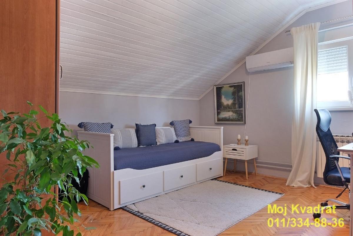 Četvorosoban stan na prodaju, Zemun Polje, Beograd, 100m², 169.000 €