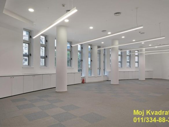 Lokal za izdavanje, Savski Trg, Beograd, 200m², 2.600 €/mes