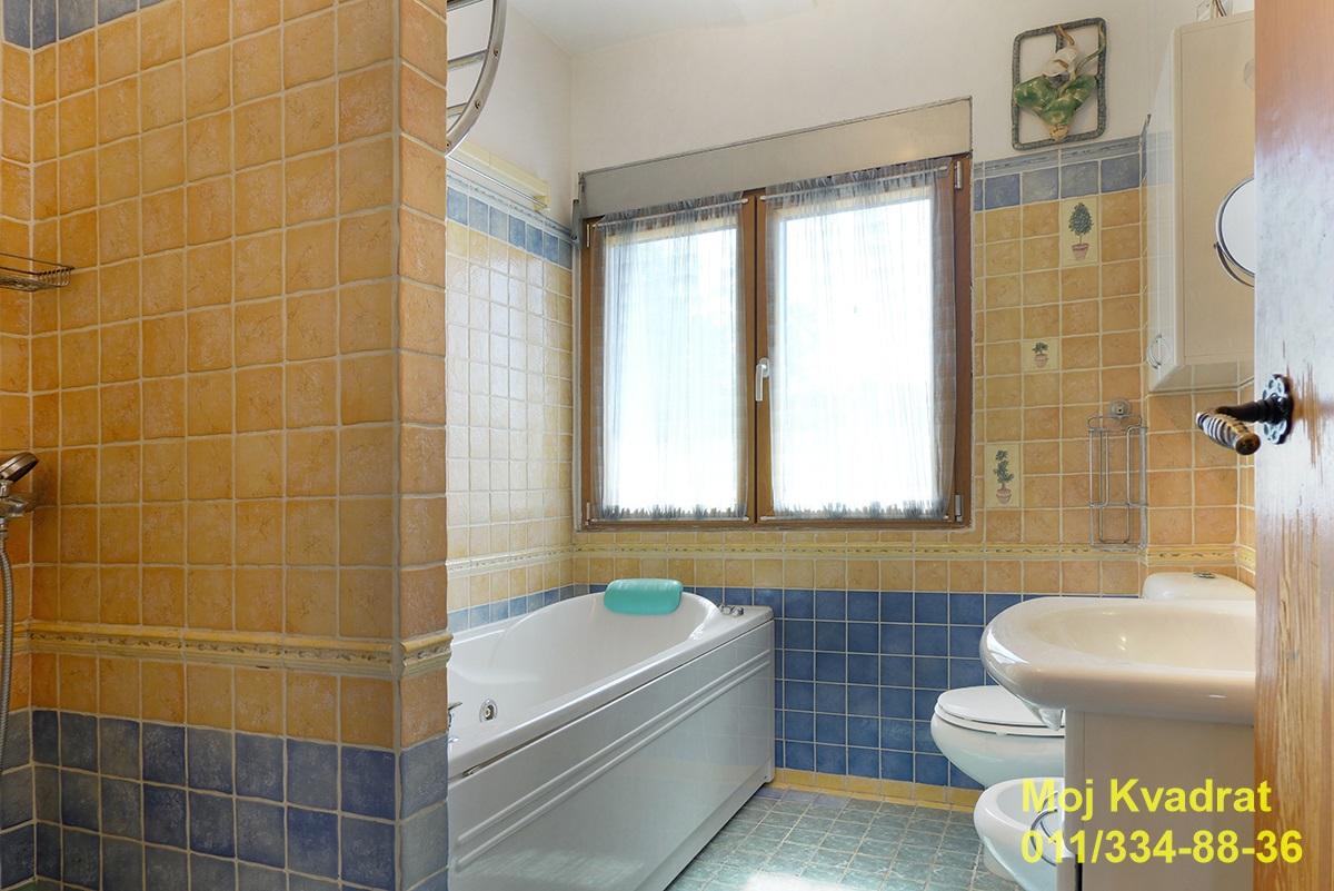 Trosoban stan na prodaju, Atelje 212, Beograd, 78m², 4. sprat, 315.000 €