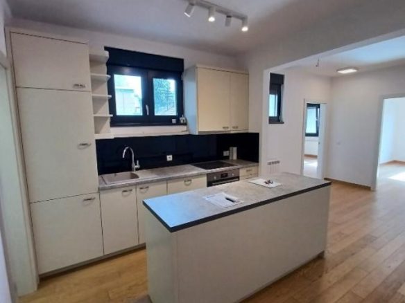Lokal za izdavanje, Kalenić, Beograd, 84m², 1.100 €/mes