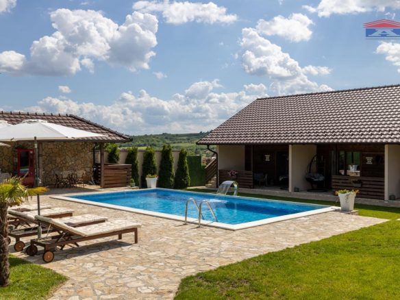 Kuća na prodaju, Vrdnik, Irig, 230m², 597.000 €