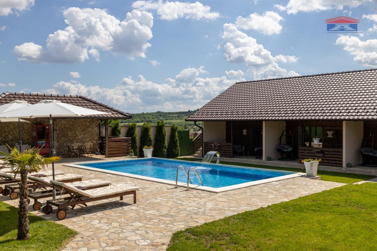actionimagesite40agencyanekretnineimg36tfq5muxb-jvp-0921-hdr Kuća na prodaju, Vrdnik, Irig, 230m², 597.000 €