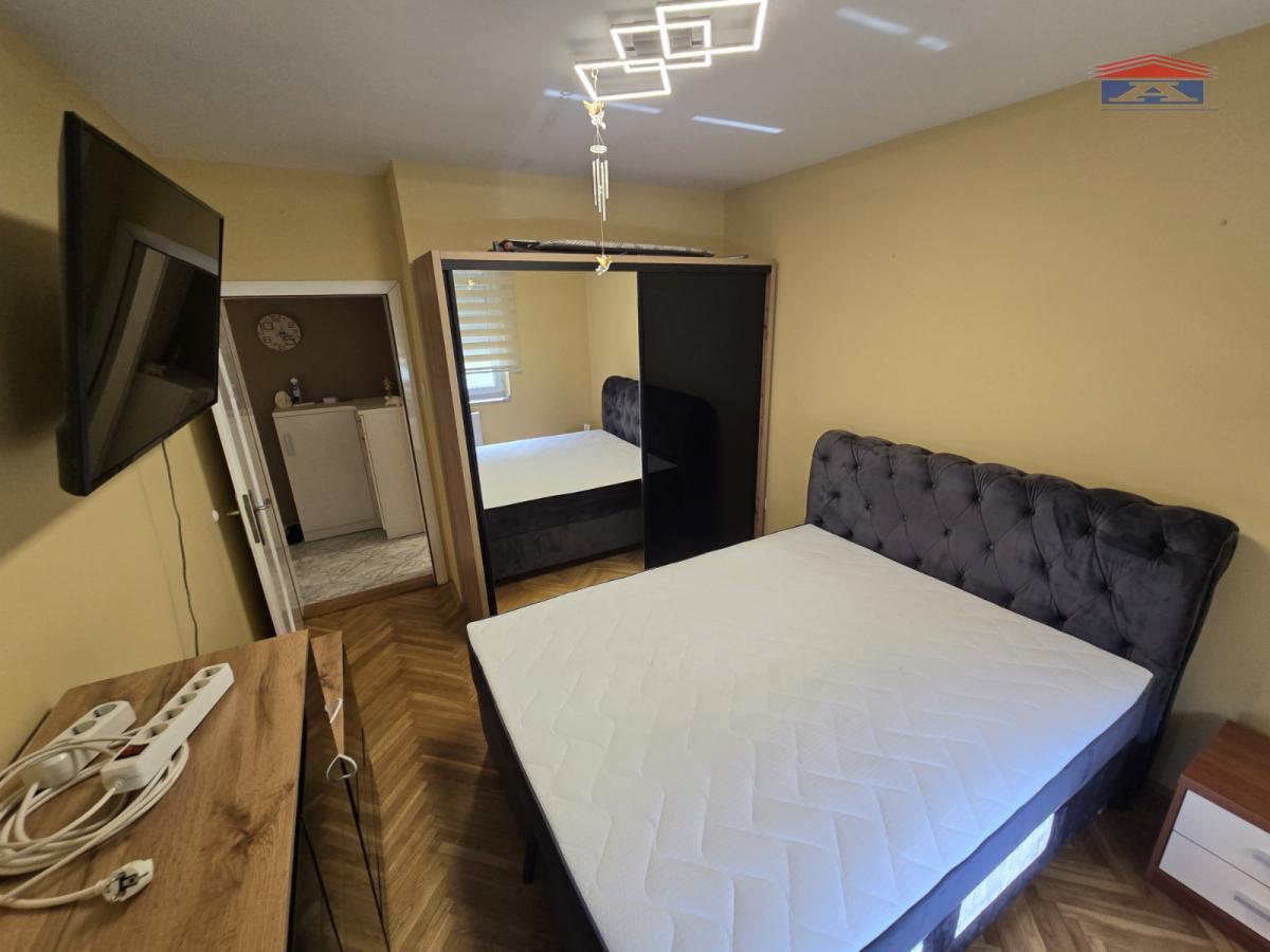 Trosoban stan na prodaju, Grbavica, Novi Sad, 75m², 231.750 €