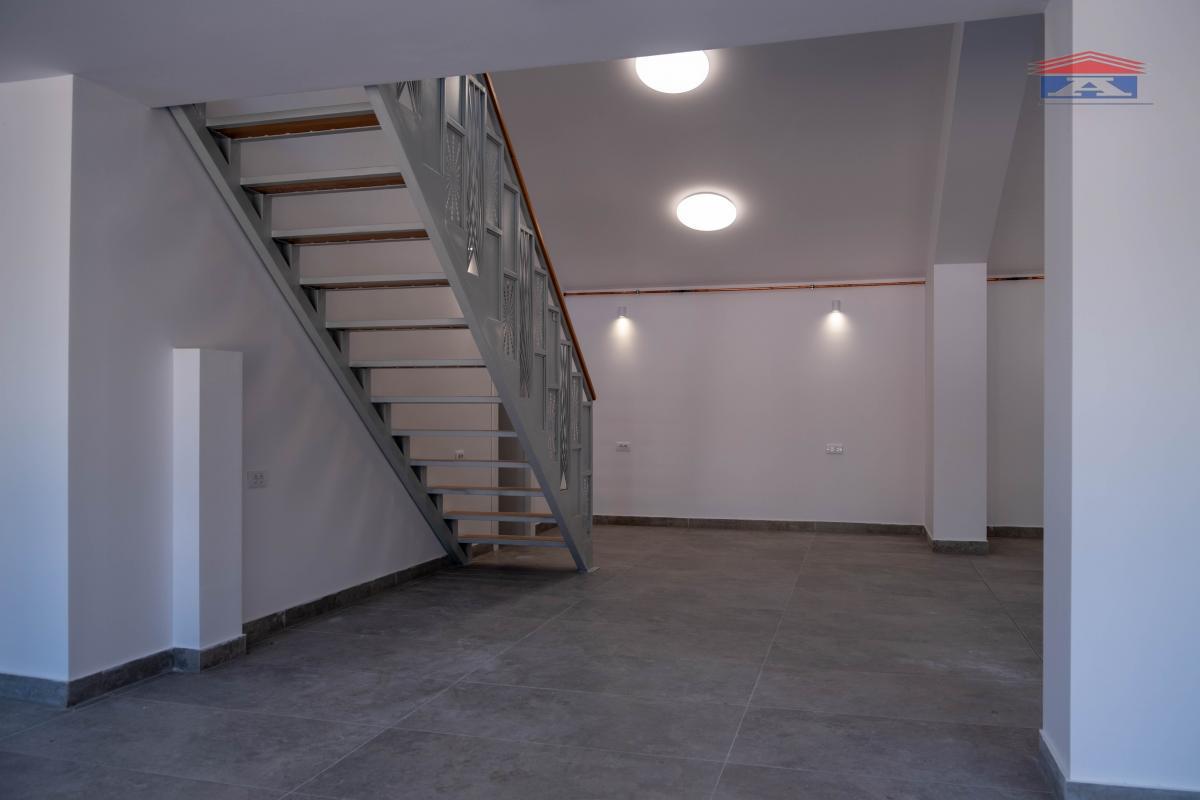 Lokal za izdavanje, Veternik, Novi Sad, 123m², 1.500 €/mes