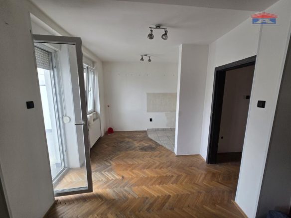 Četvorosoban stan na prodaju, Nova Detelinara, Novi Sad, 96m², 185.400 €