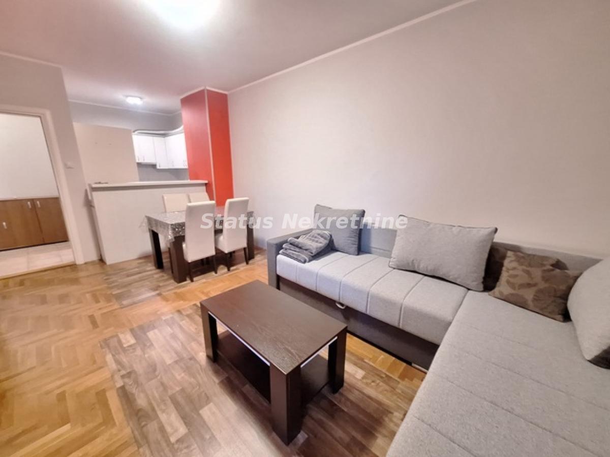 Stan Izdavanje Novi Sad  44 m2