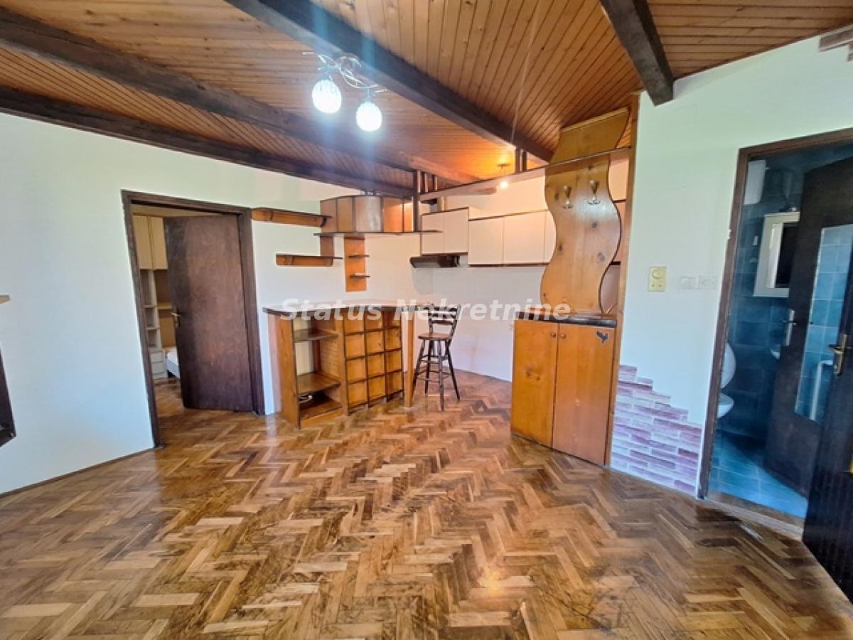 Stan Izdavanje Novi Sad  33 m2