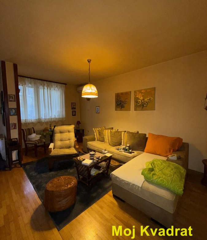 Trosoban stan na prodaju, Petlovo Brdo, Beograd, 56m², 151.000 €