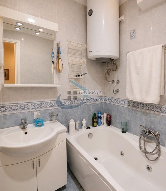Stan Izdavanje Beograd Blok 61 90 m2