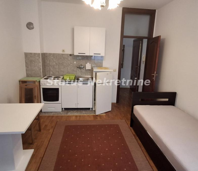 Stan Izdavanje Novi Sad  23 m2