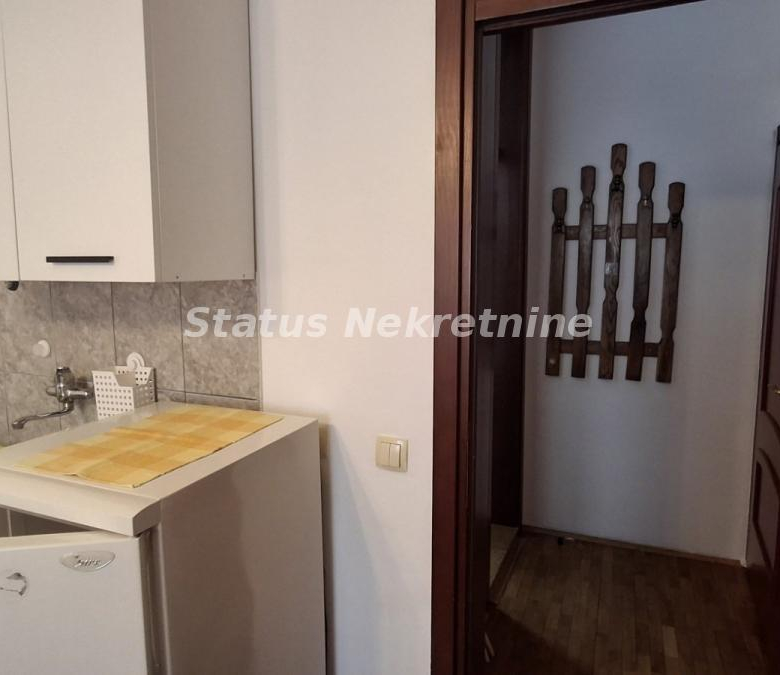 Stan Izdavanje Novi Sad  23 m2