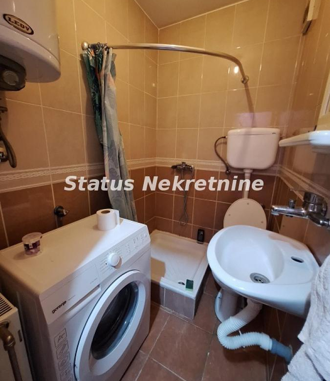 Stan Izdavanje Novi Sad  27 m2