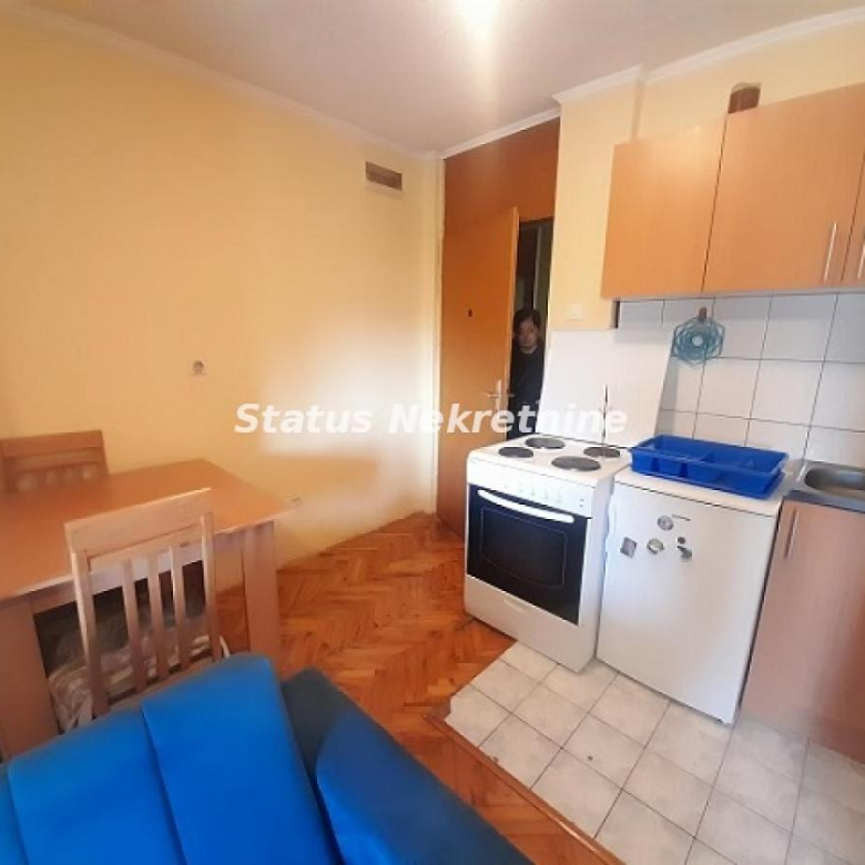 Stan Izdavanje Novi Sad  28 m2