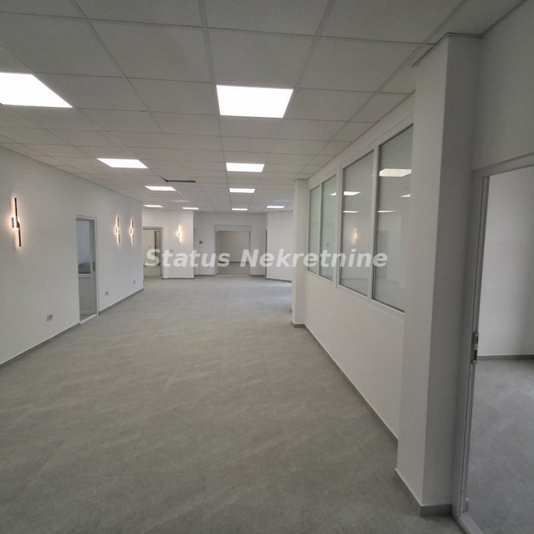 Lokal Izdavanje Novi Sad  234 m2