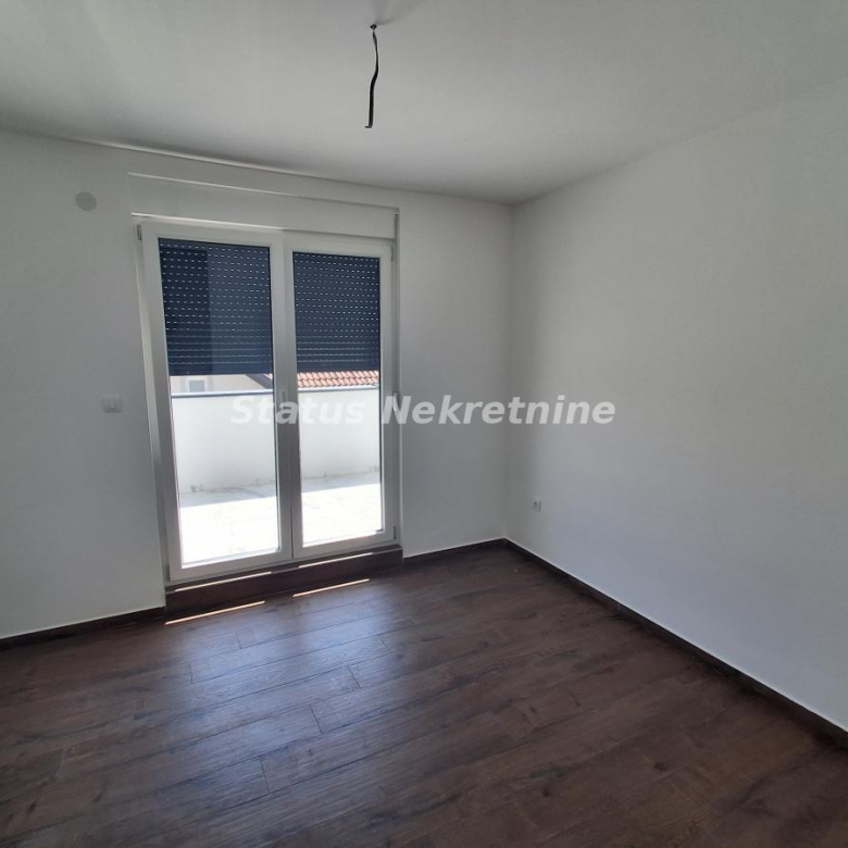 Stan Izdavanje Novi Sad  152 m2