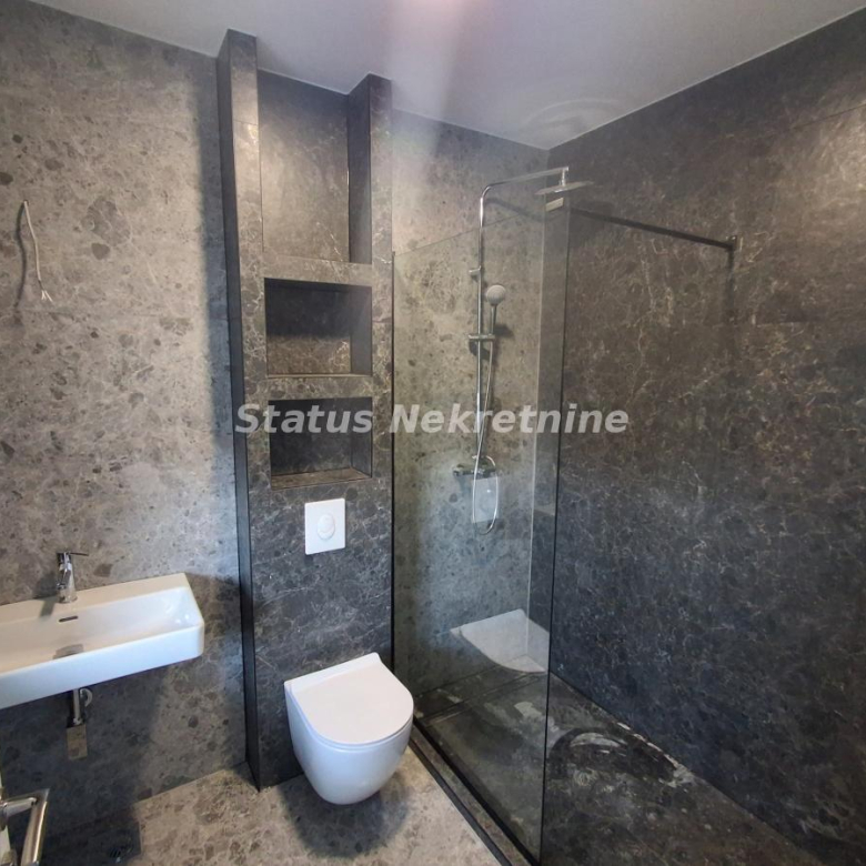 Stan Izdavanje Novi Sad  152 m2