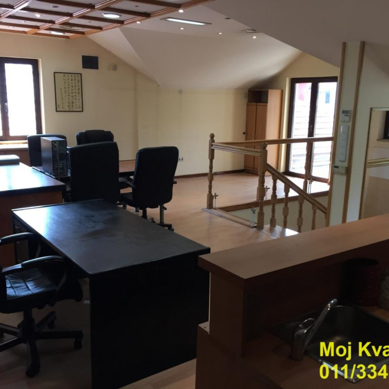 Kuća Izdavanje Beograd Lekino Brdo 260 m2
