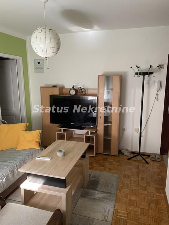 Stan Izdavanje Novi Sad  32 m2