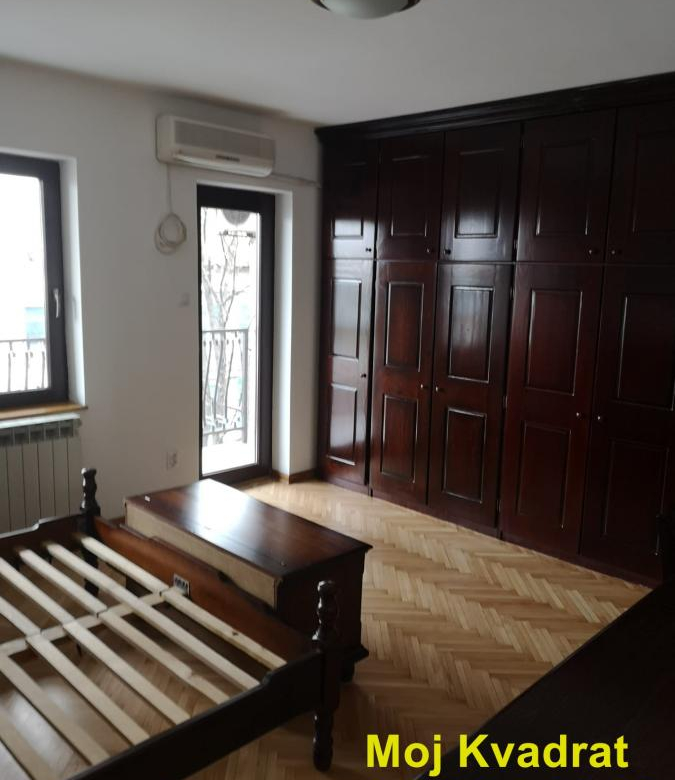 Kuća Izdavanje Beograd Lekino Brdo 260 m2