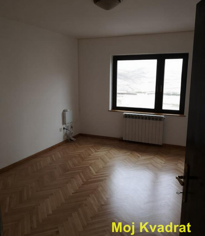 Kuća Izdavanje Beograd Lekino Brdo 260 m2