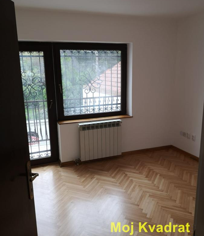 Kuća Izdavanje Beograd Lekino Brdo 260 m2