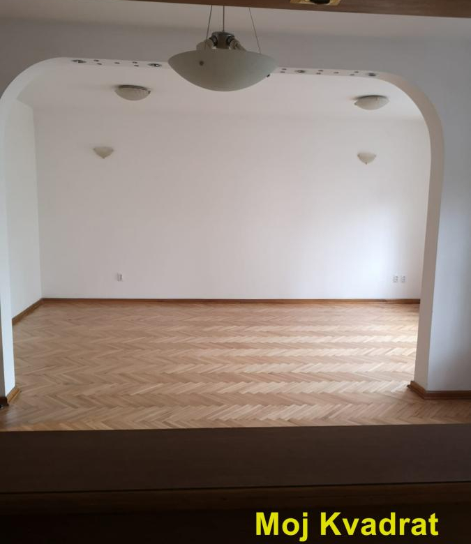 Kuća Izdavanje Beograd Lekino Brdo 260 m2