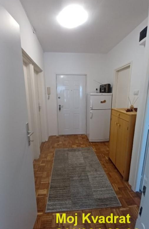 Stan Izdavanje Beograd Blok 70 52 m2