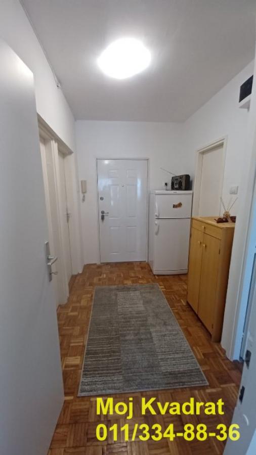 Stan Izdavanje Beograd Blok 70 52 m2