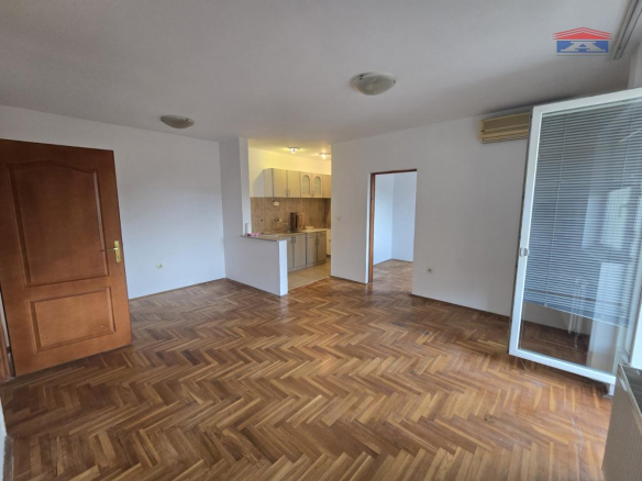 Stan Izdavanje Novi Sad  65 m2