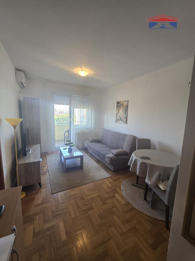 Stan Izdavanje Novi Sad  35 m2