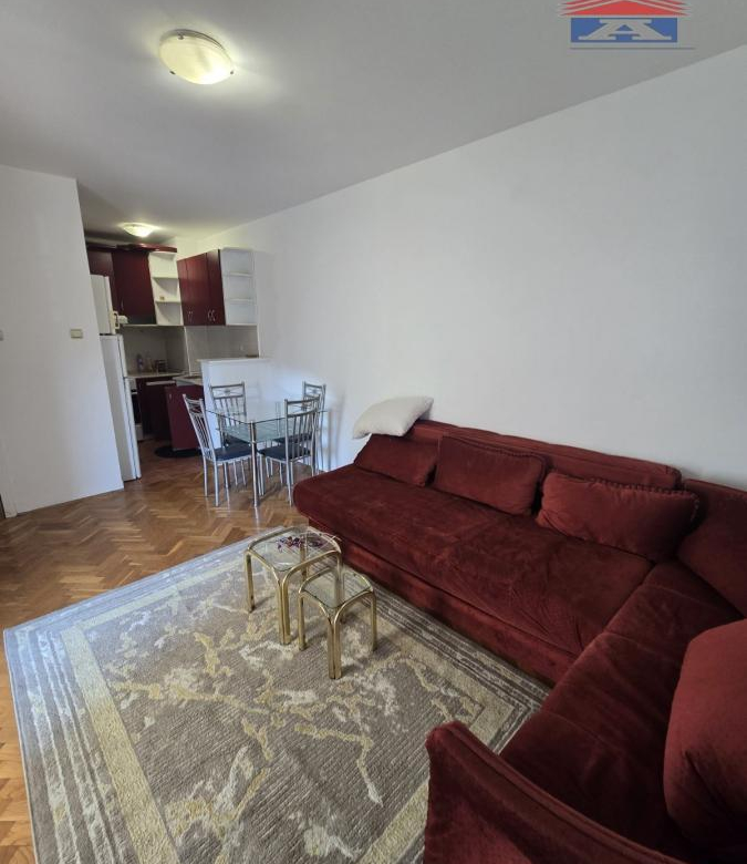 Stan Izdavanje Novi Sad Nova Detelinara 35 m2