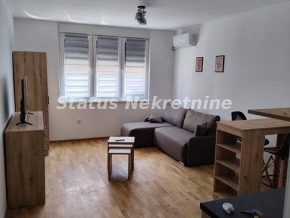 Stan Izdavanje Novi Sad  27 m2