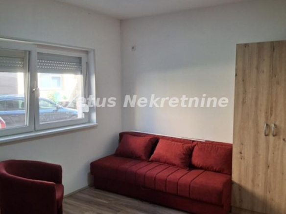 Stan Izdavanje Novi Sad  21 m2