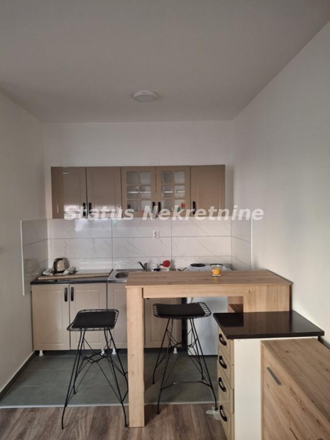 Stan Izdavanje Novi Sad  21 m2