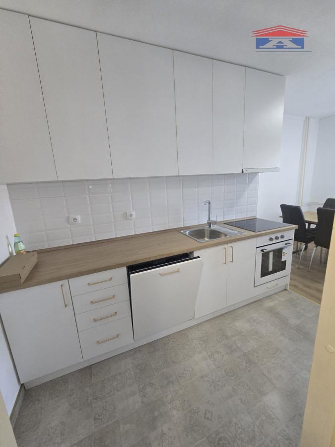 Stan Izdavanje Novi Sad  59 m2