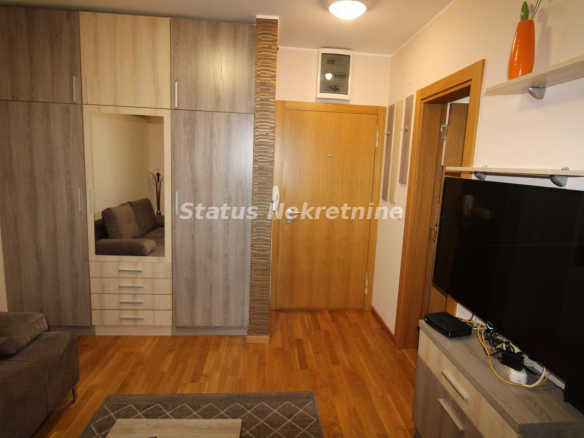 Stan Izdavanje Novi Sad  24 m2
