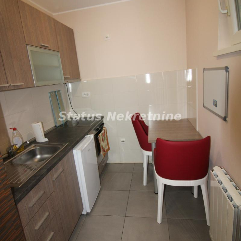 Stan Izdavanje Novi Sad  24 m2