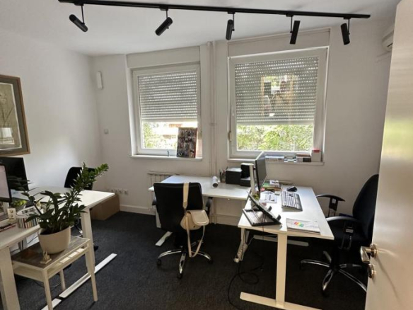 Lokal Izdavanje Beograd Kalenić Pijaca 84 m2