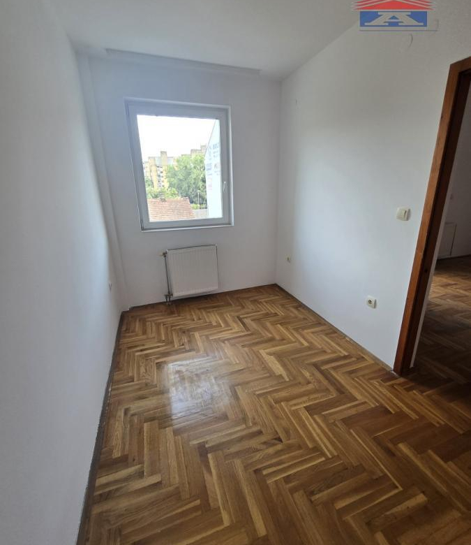 Lokal Izdavanje Novi Sad  65 m2
