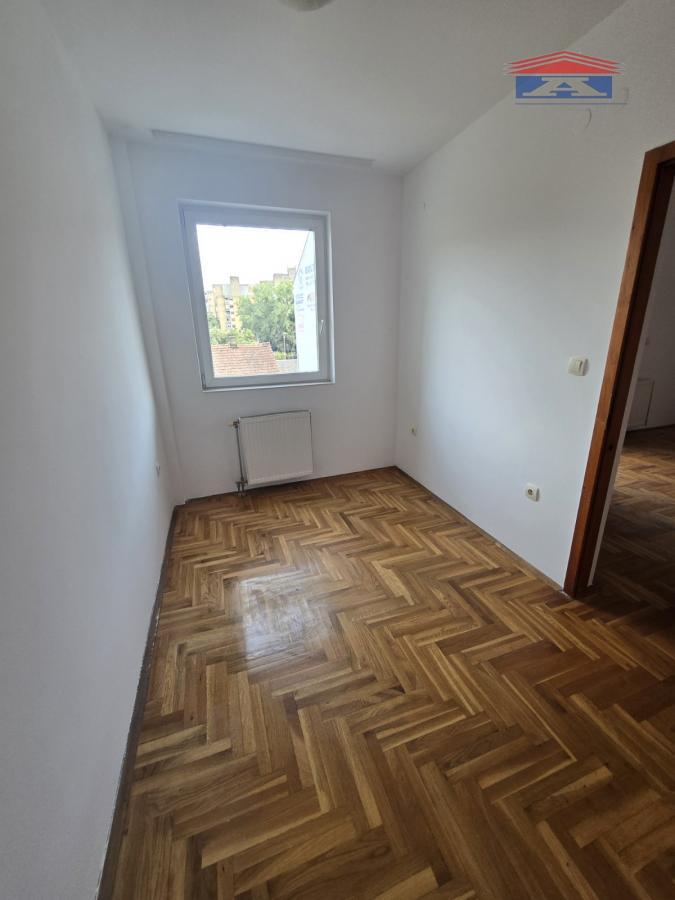 Lokal Izdavanje Novi Sad  65 m2