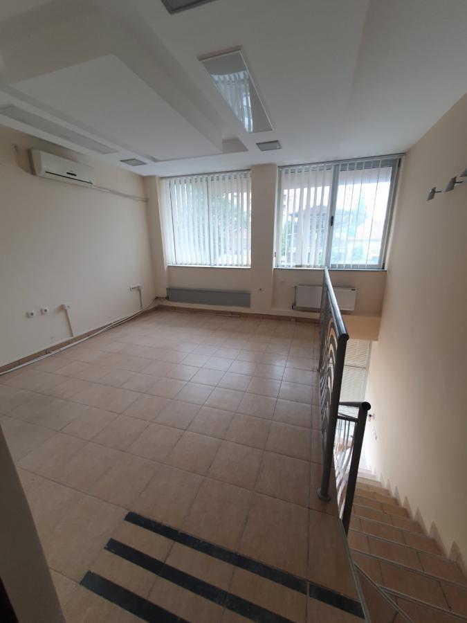 Lokal Izdavanje Novi Sad  125 m2