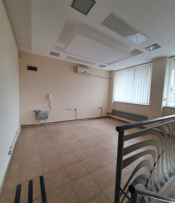 Lokal Izdavanje Novi Sad  125 m2
