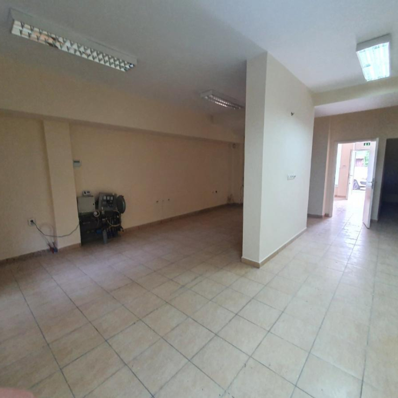 Lokal Izdavanje Novi Sad  125 m2