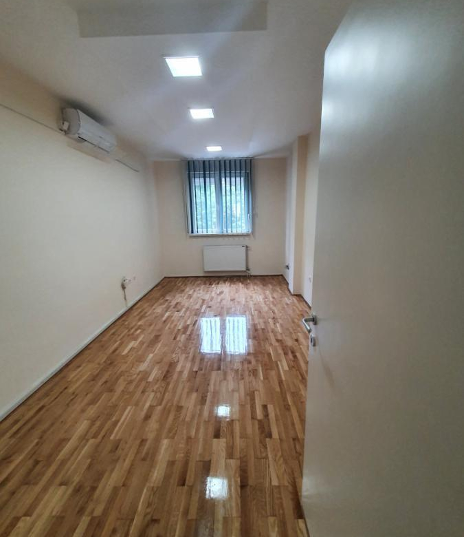 Lokal Izdavanje Novi Sad  125 m2