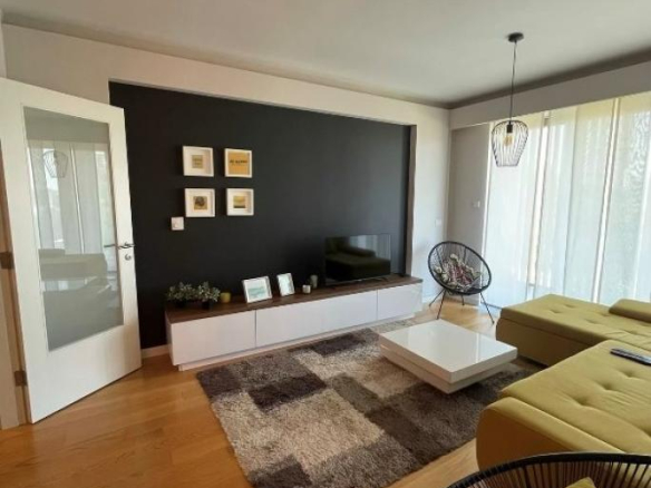 Stan Izdavanje Beograd Blok 65 53 m2